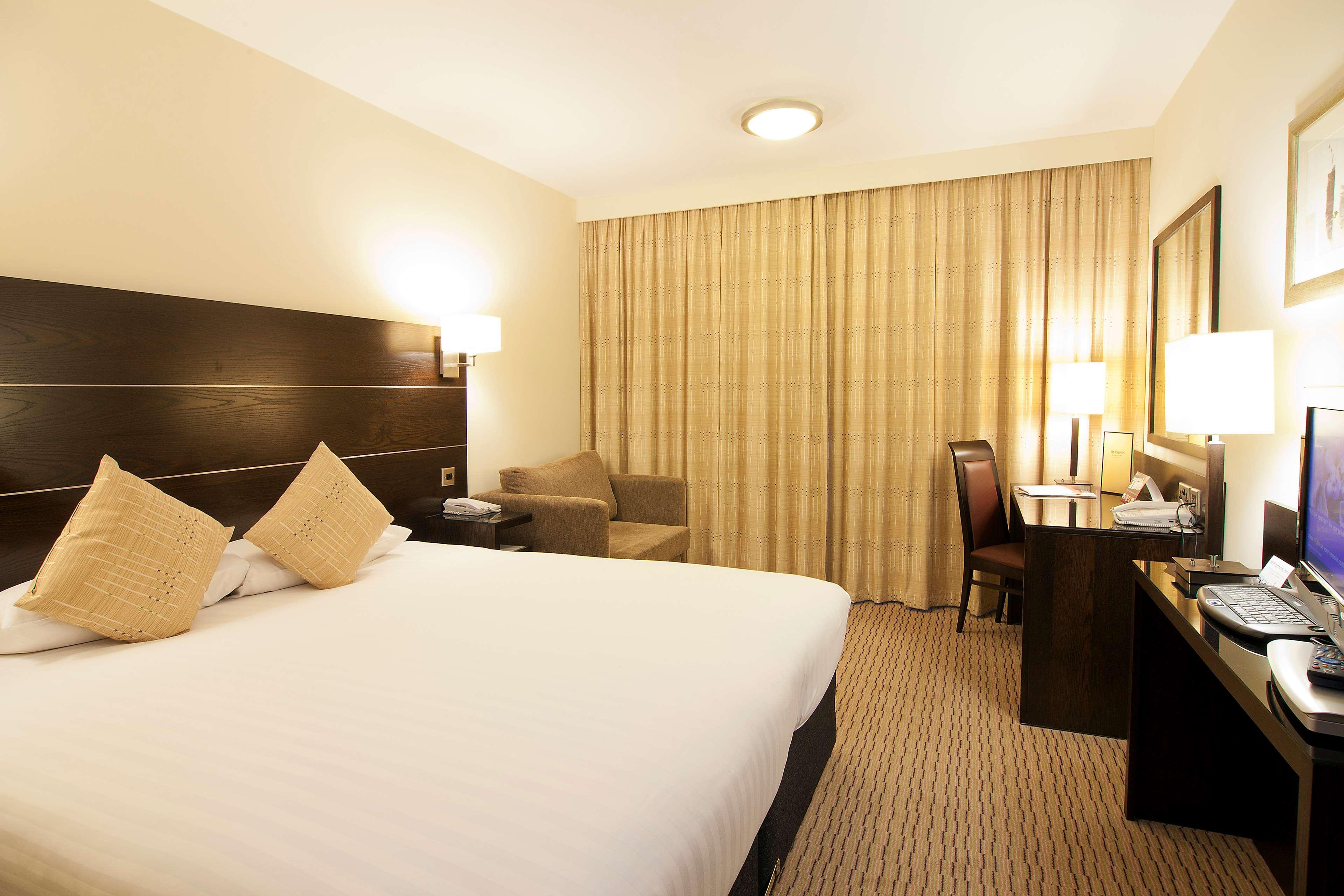 Doubletree By Hilton London Heathrow Airport Hotel Hillingdon Room photo